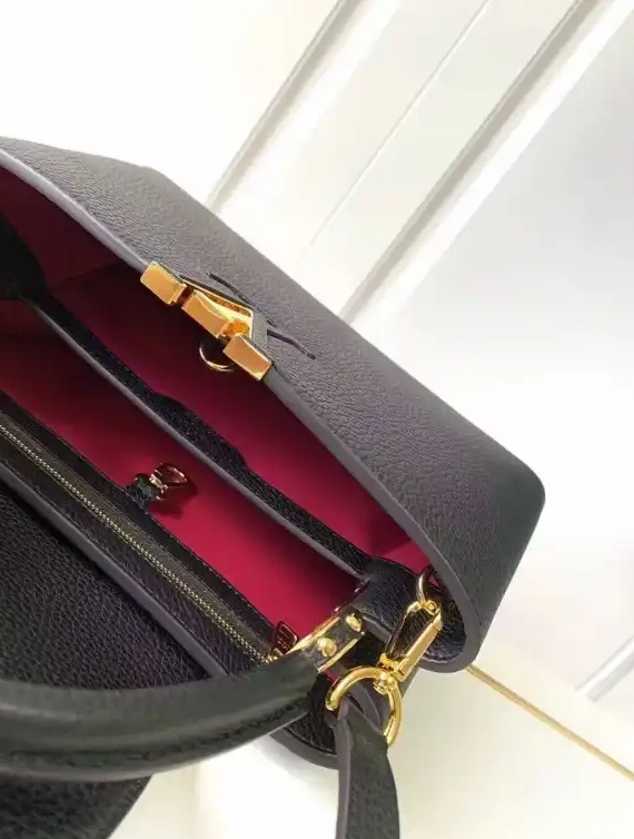 Fake Louis Bags LOUIS VUITTON MM CAPUCINES 0522